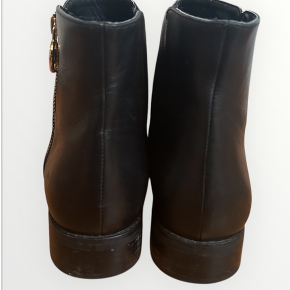 MICHAEL Michael Kors Women's Black Leather Lainey Flat Booties - Picture 10 of 11